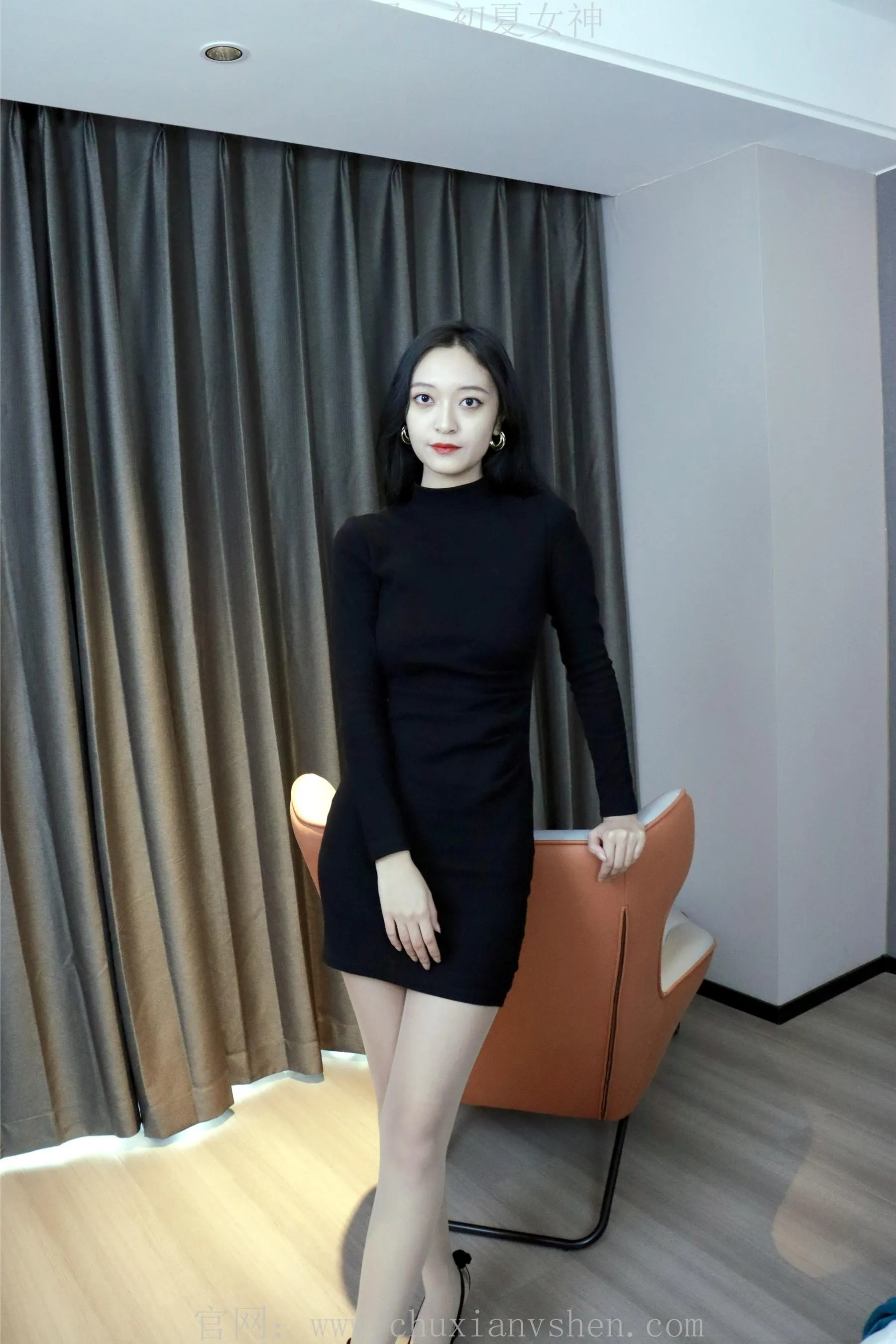 初夏女神 NO.003 依依 黑色瘦身衣搭配37码高跟鞋 [111P]插图4